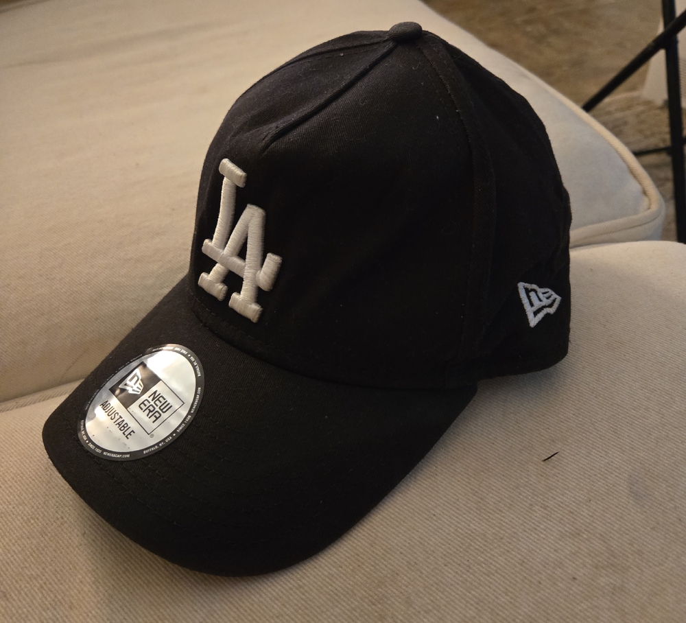 New Era Black and White‎ LA Cap